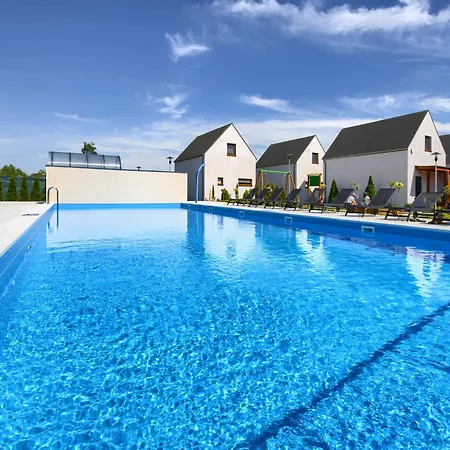 Holiday Home In Rogowo Near Sandy Beach, Cleaning Included Hébergement de vacances *